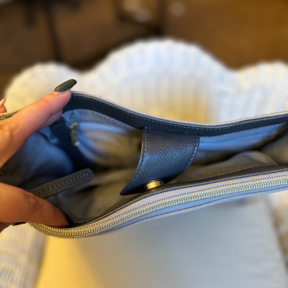Erin Condren Grey Crossbody Bag - Picture 4 of 4